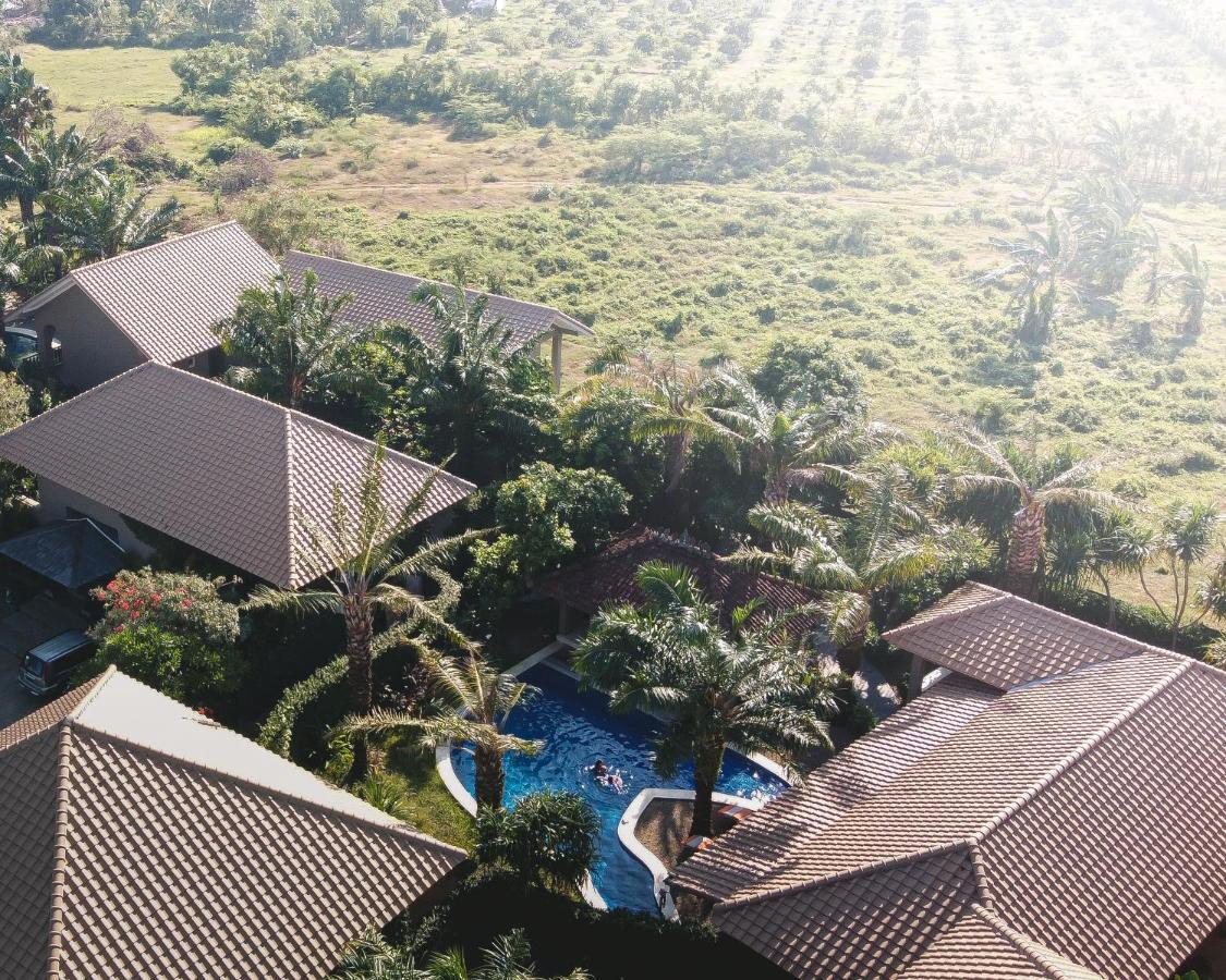 Coconut Lodge Resort Jepara Zewnętrze zdjęcie